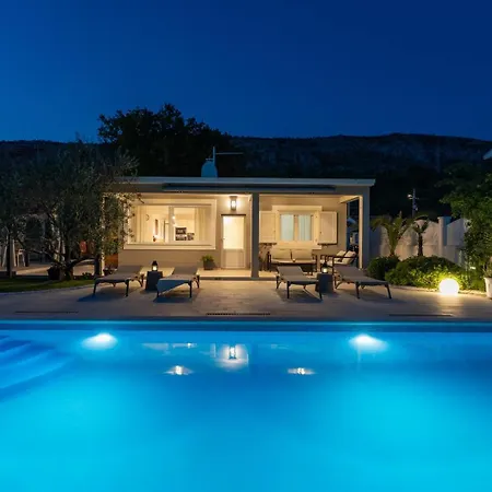 Tugarka Private Pool, Fitness, Play-house, Great For Families, Max 6 Per.