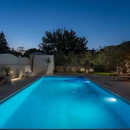 Villa Tugarka Private Pool, Fitness, Play-house, Great For Families, Max 6 Per.